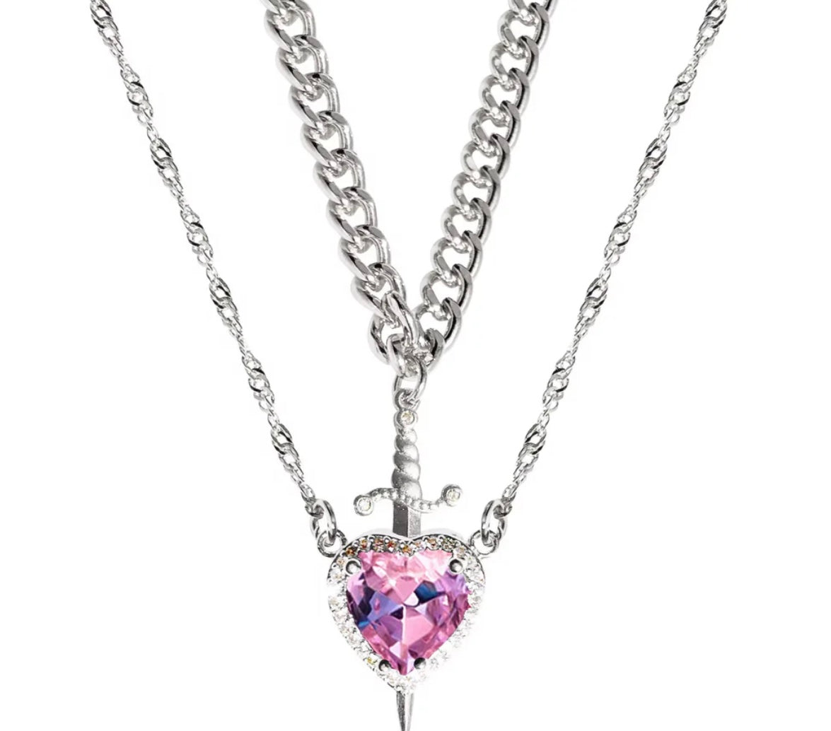 Collar corazón y espada
